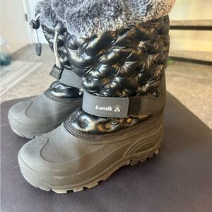 Kamik Quilted Black Winter Snow Boots with Fur Trim Women/Girls  Size 4